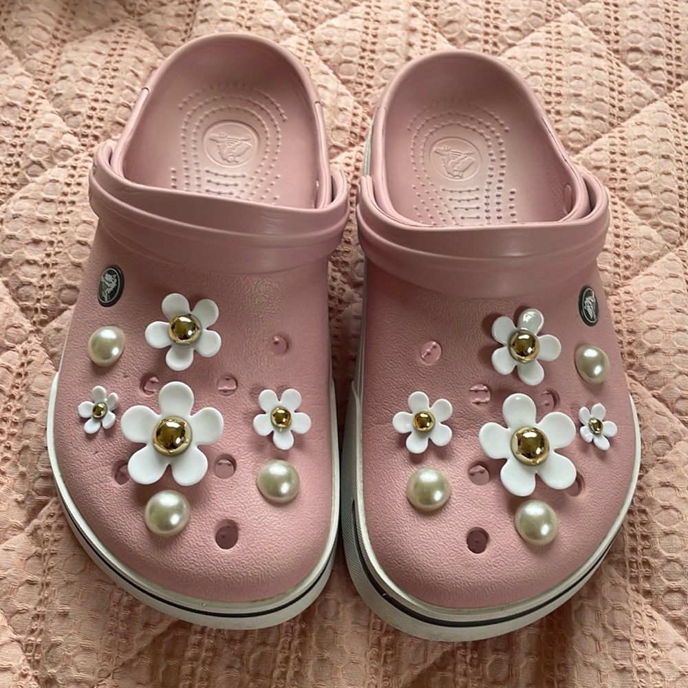 Set 14 crocs charms daisy flowers and pearls